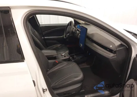 2023 Ford Mustang Mach-E Premium z USA, uszkodzony, nr VIN 3FMTK3SU5PMA73571